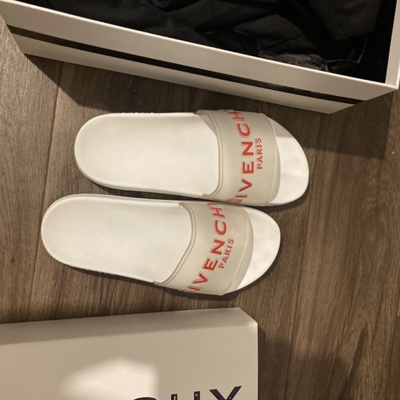 100% Authentic Givenchy Clear rubber slides - Picture 7 of 7
